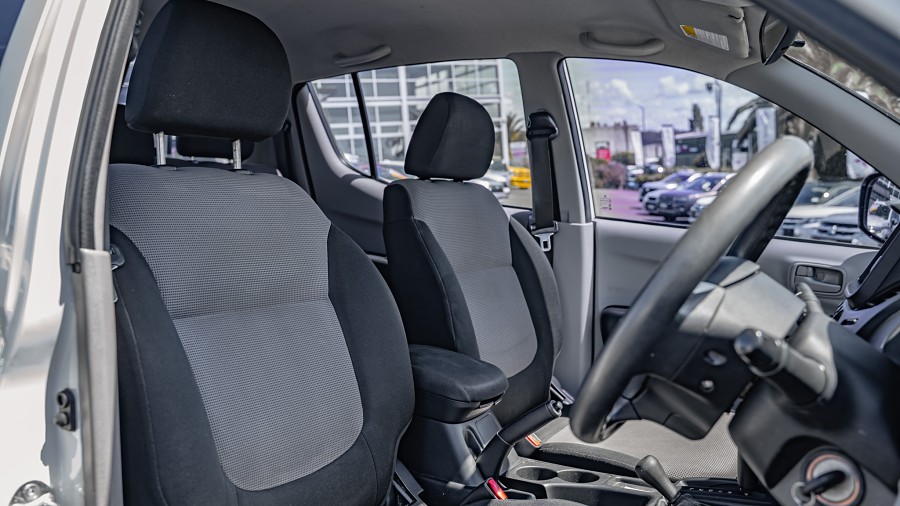 2012 Mitsubishi Triton 8