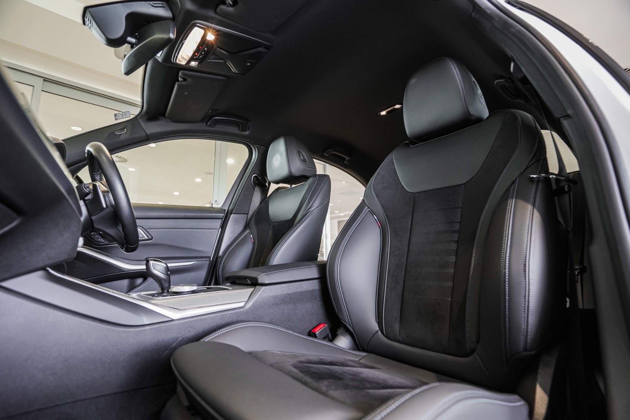 BMW 320i Sedan M-Sport