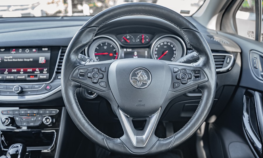 2017 Holden Astra 11