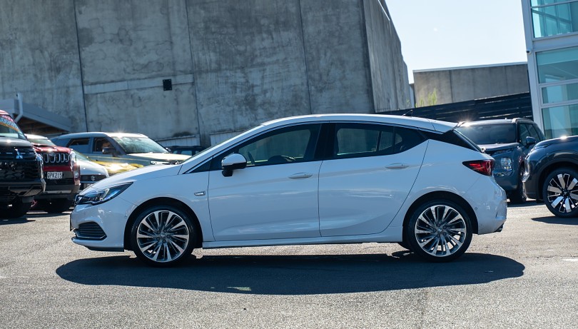 2017 Holden Astra 5