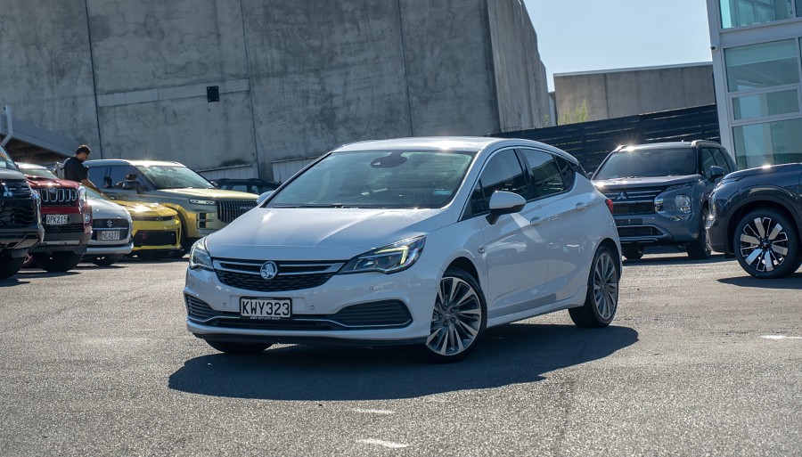 2017 Holden Astra 1