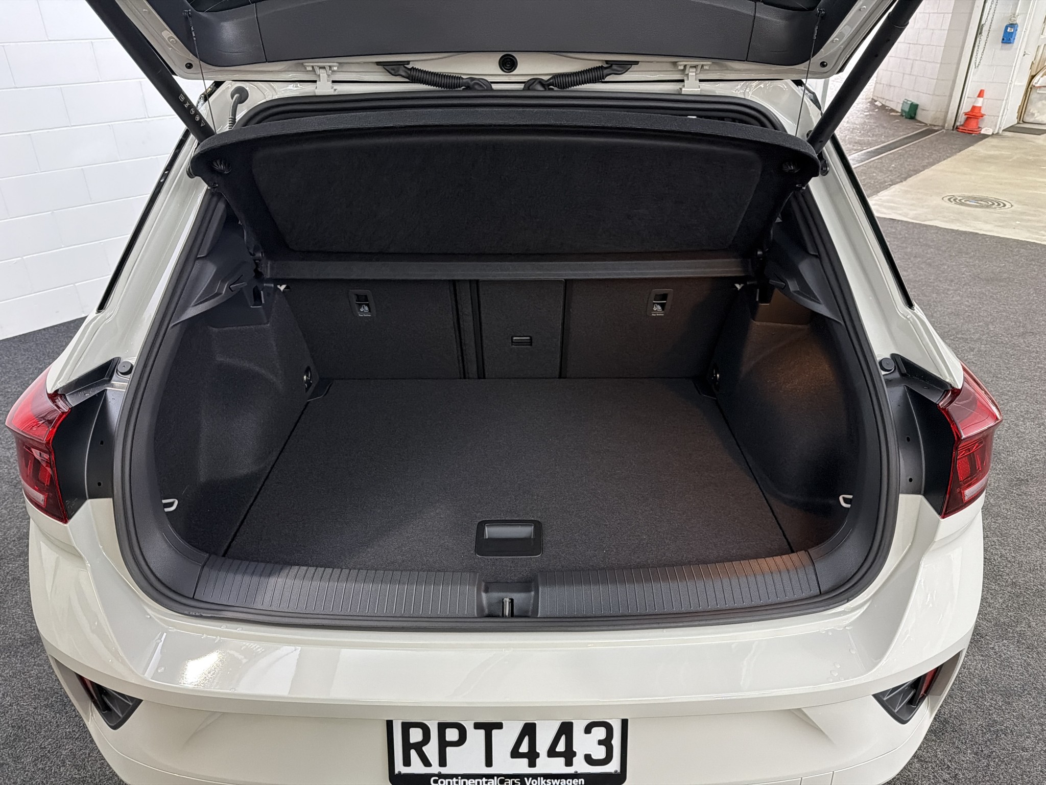 Volkswagen T-Roc PA 2WD R-LINE