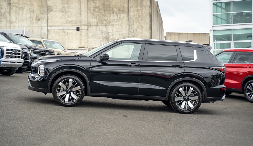 2026 Mitsubishi Outlander 5