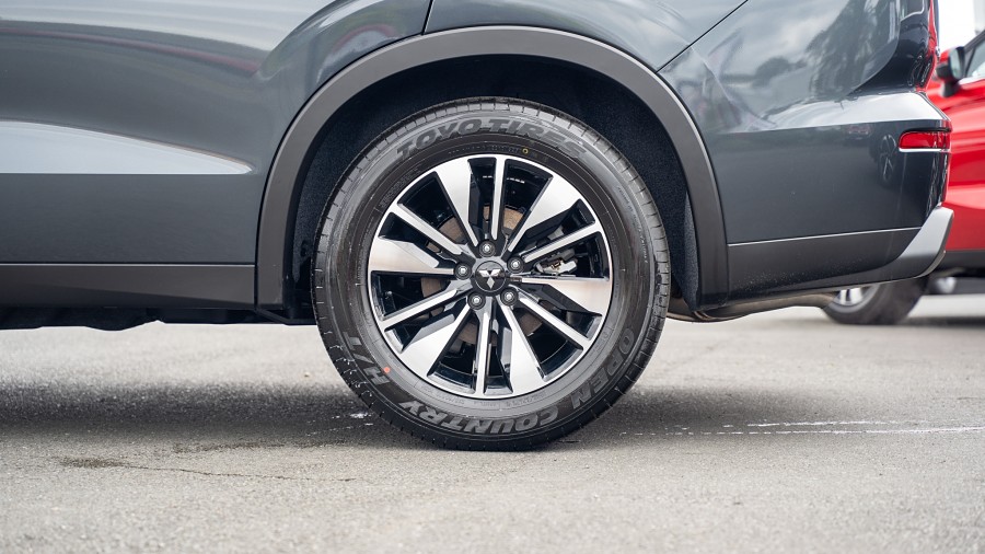 2026 Mitsubishi Outlander 7