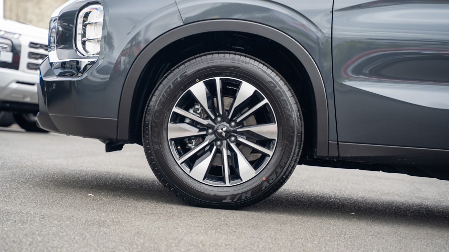 2026 Mitsubishi Outlander 6