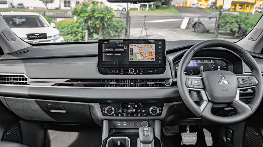 2026 Mitsubishi Outlander 8