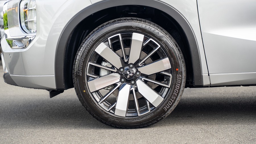 2026 Mitsubishi Outlander 6