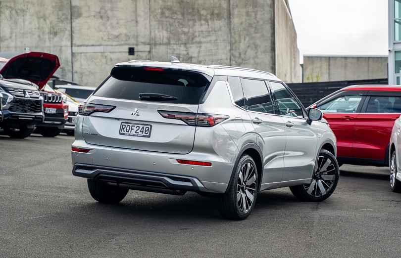 2026 Mitsubishi Outlander 2