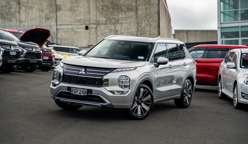 2026 Mitsubishi Outlander 1