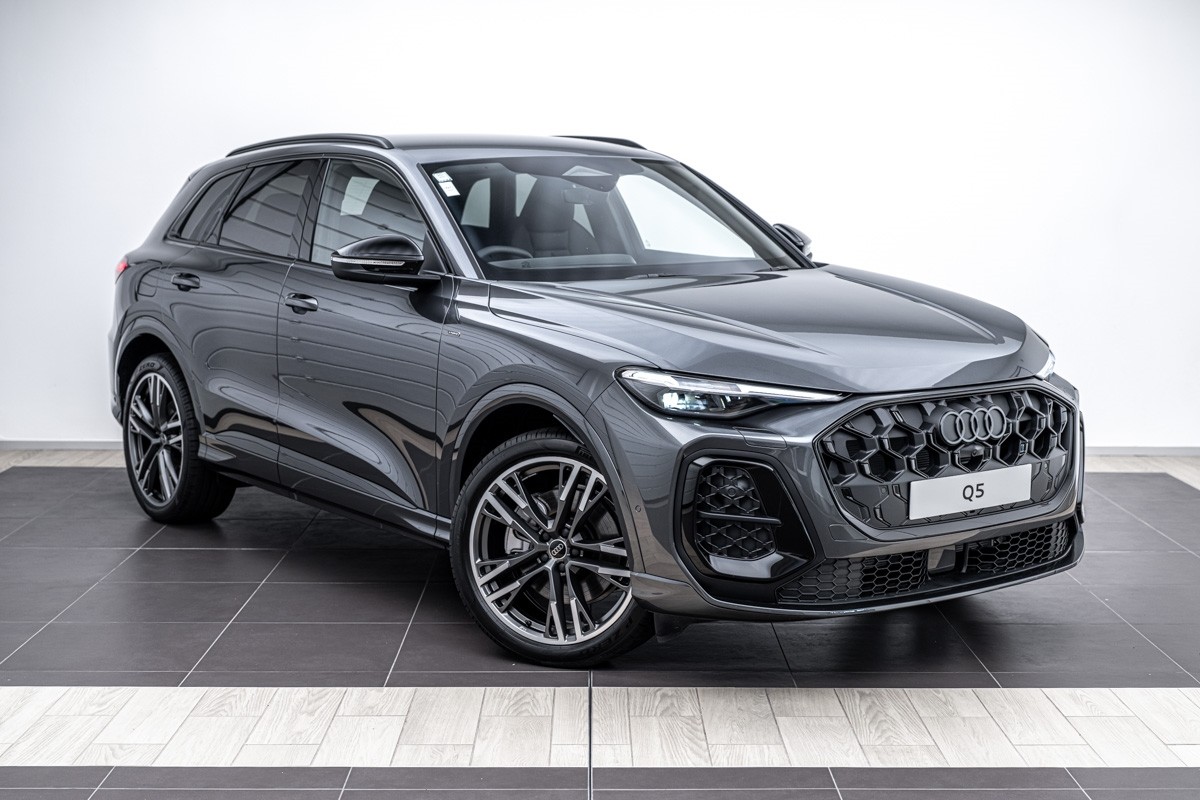 Audi Q5 E-HYBRID S LINE