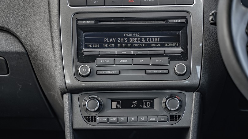 2011 Volkswagen Polo 14