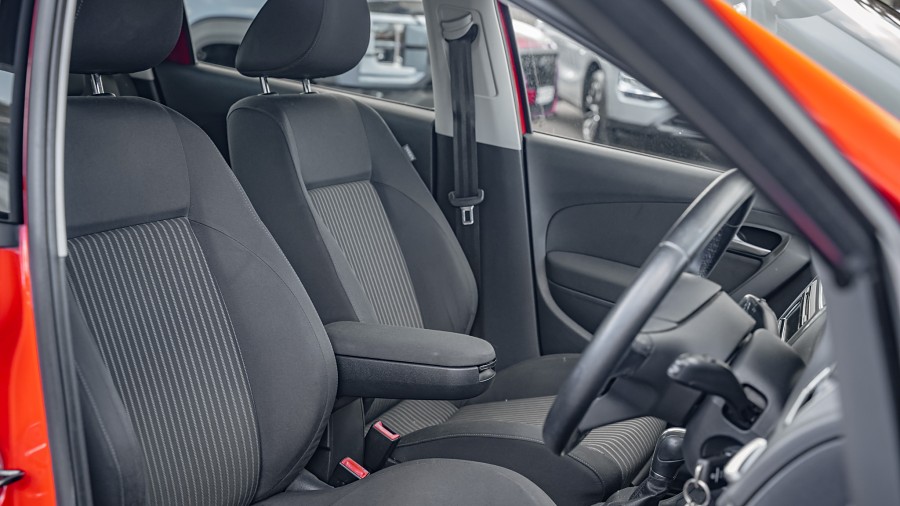 2011 Volkswagen Polo 8