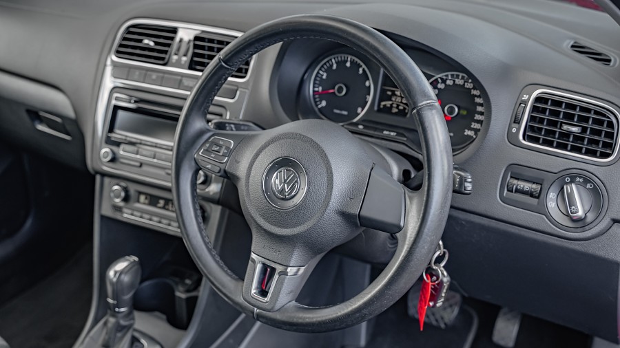 2011 Volkswagen Polo 9