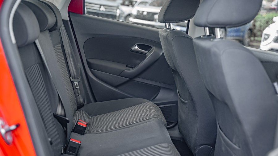 2011 Volkswagen Polo 16