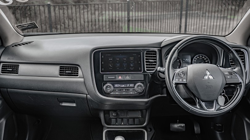 2017 Mitsubishi Outlander 10