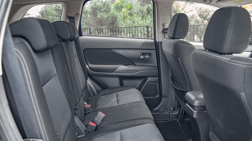 2017 Mitsubishi Outlander 17