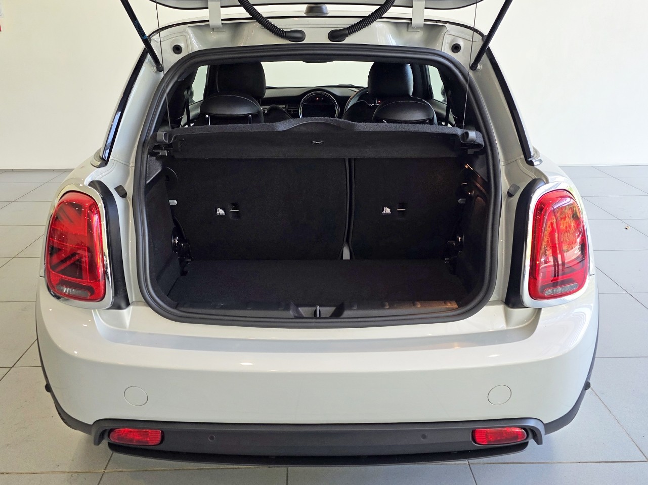 MINI Cooper SE Yours