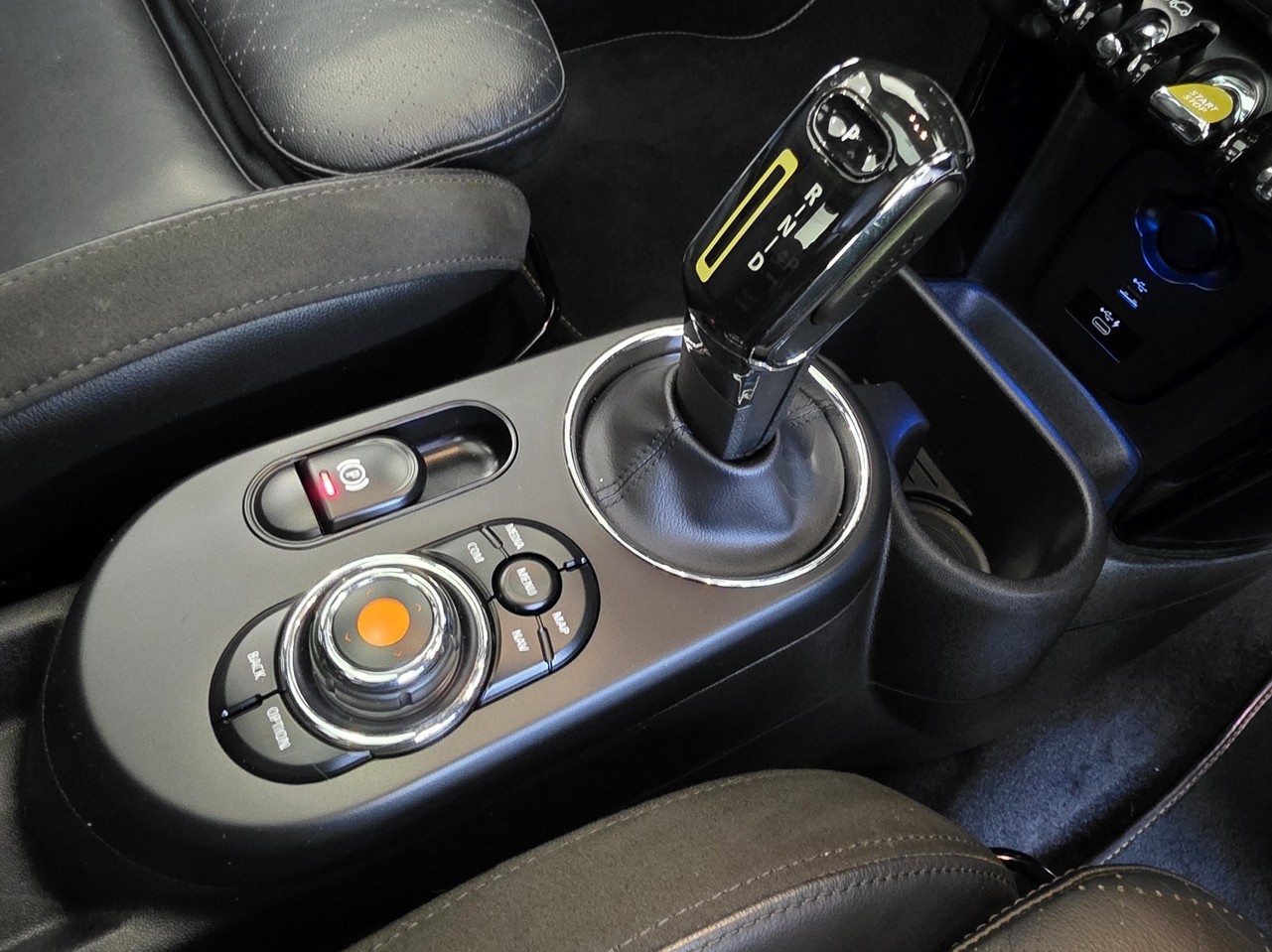 MINI Cooper SE Yours