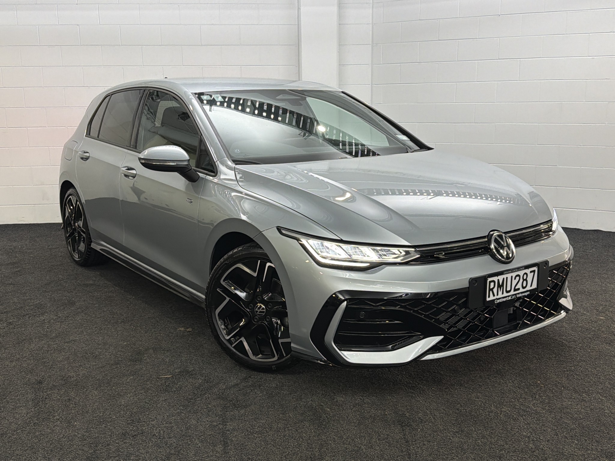 Volkswagen Golf 8.5 R-LINE