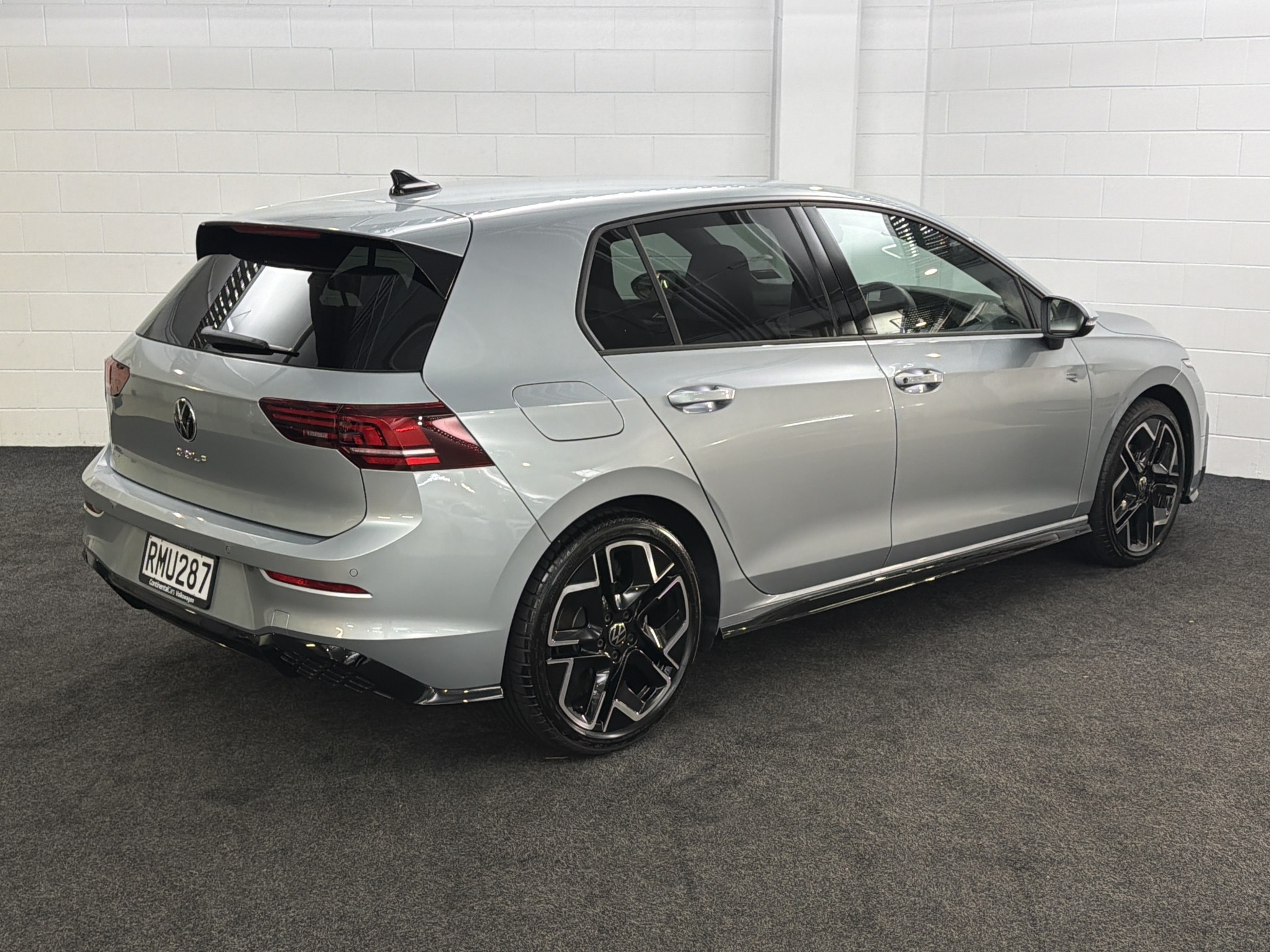 Volkswagen Golf 8.5 R-LINE