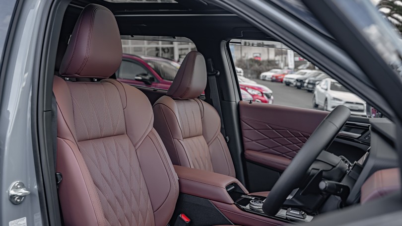 2026 Mitsubishi Outlander 8