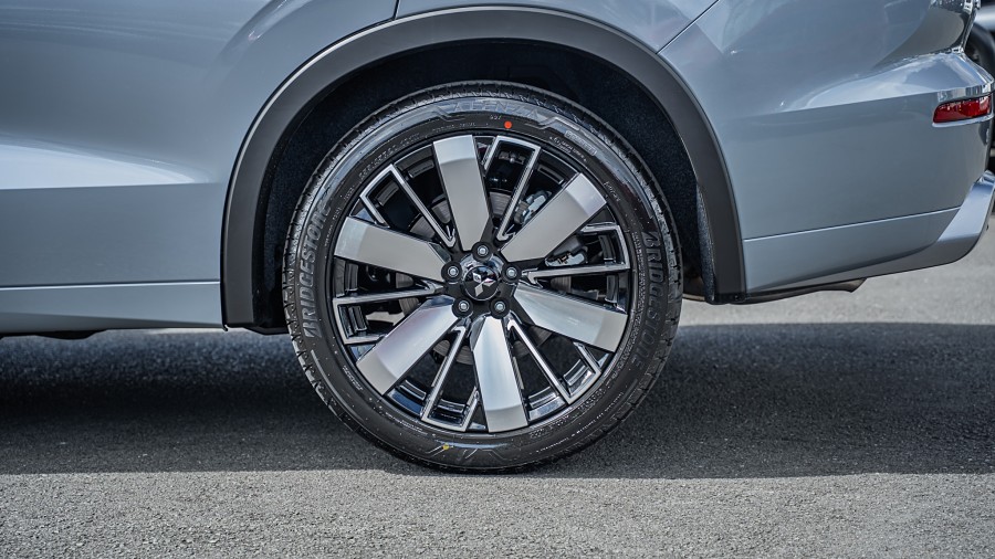 2026 Mitsubishi Outlander 7