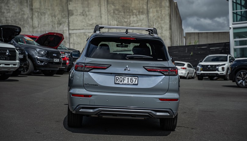 2026 Mitsubishi Outlander 4