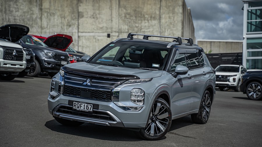 2026 Mitsubishi Outlander 1