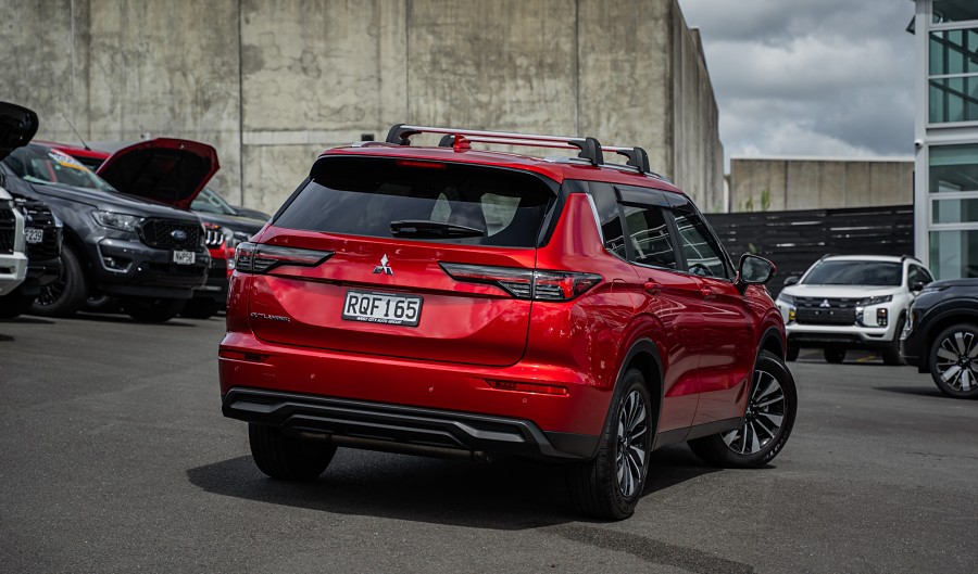 2026 Mitsubishi Outlander 2