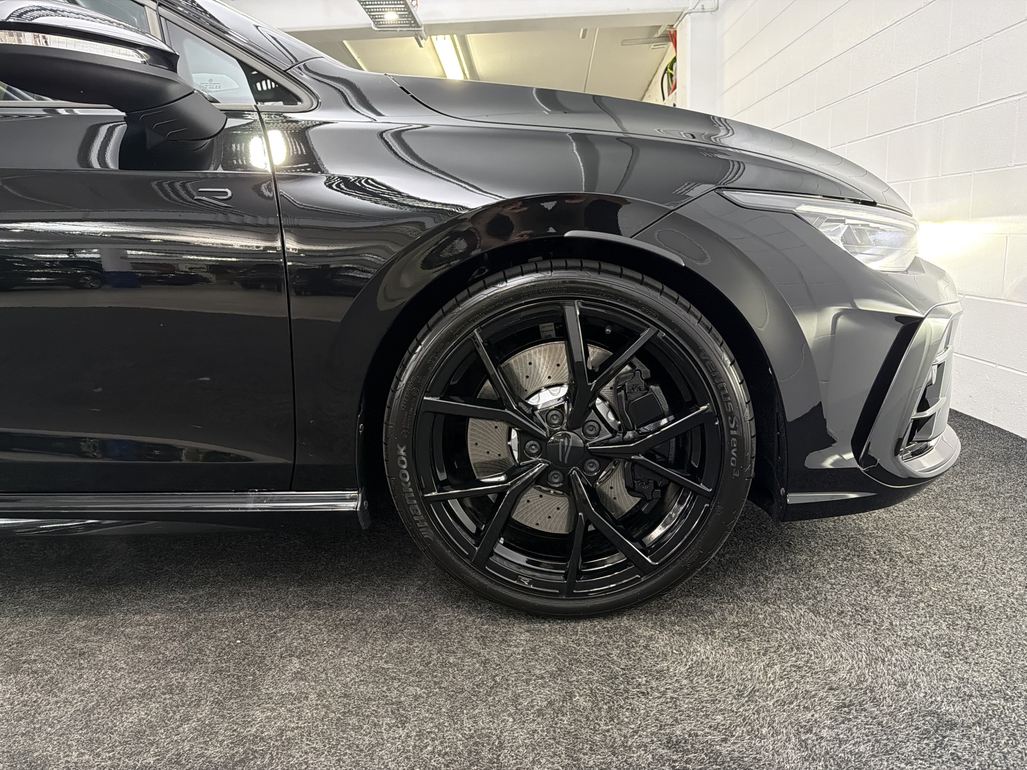 Volkswagen Golf R 8.5