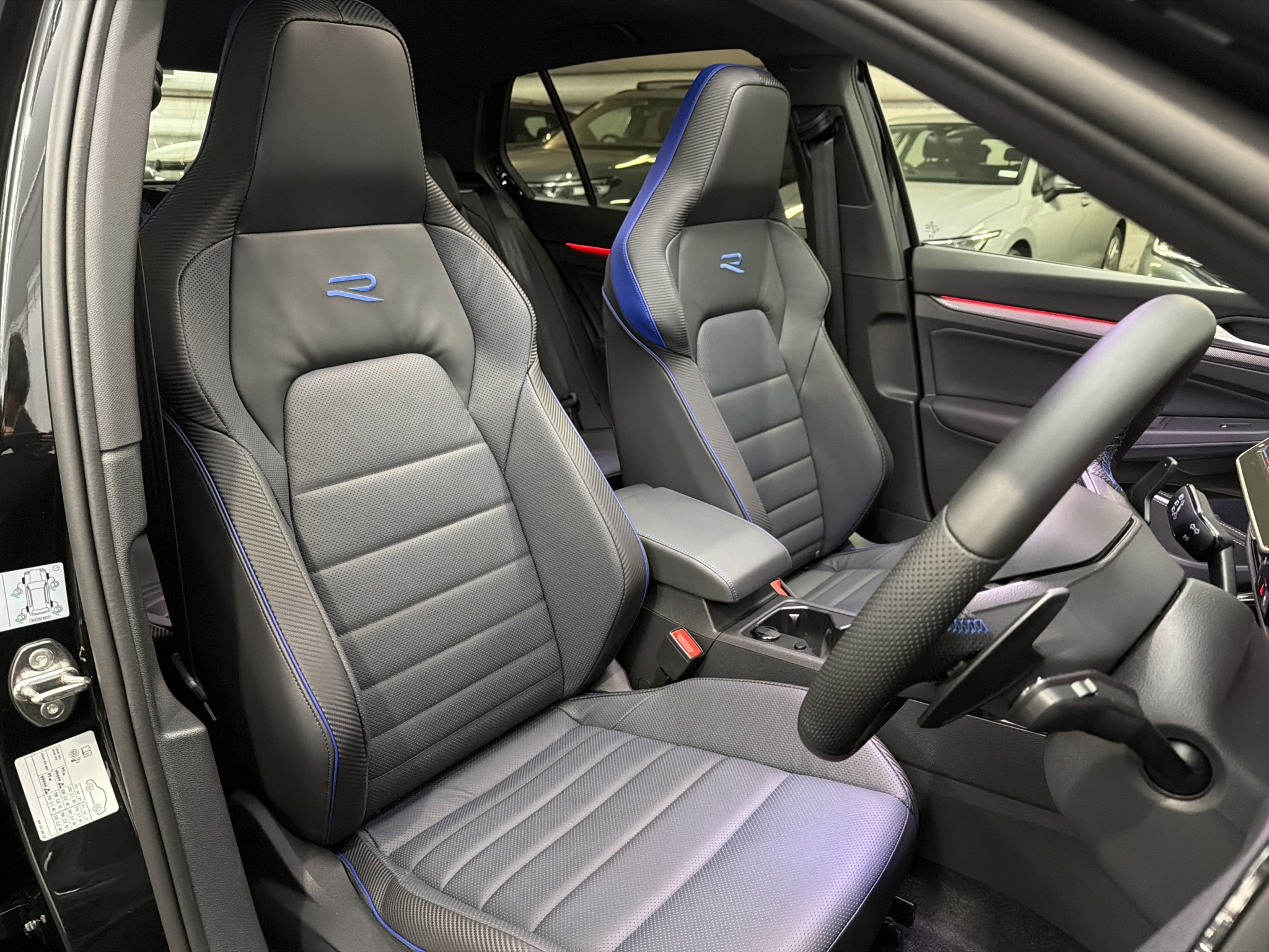 Volkswagen Golf R 8.5