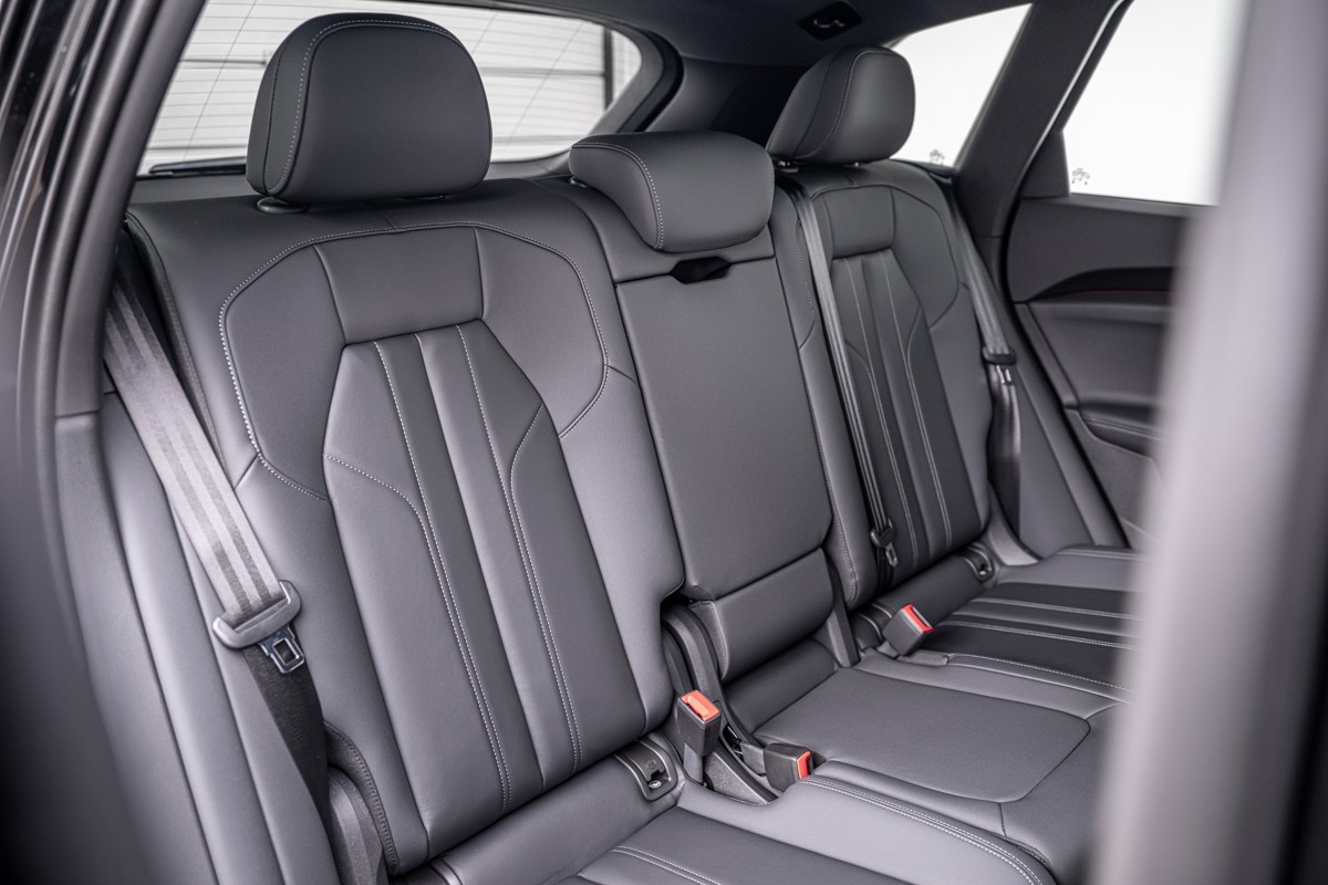 Audi Q5 E-HYBRID S LINE