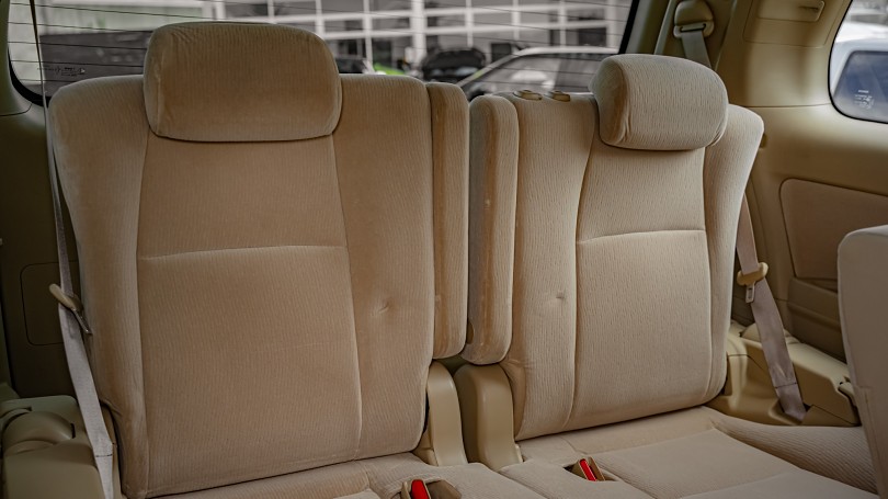 2012 Toyota Alphard 17