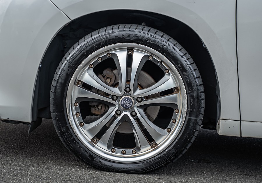 2012 Toyota Alphard 6