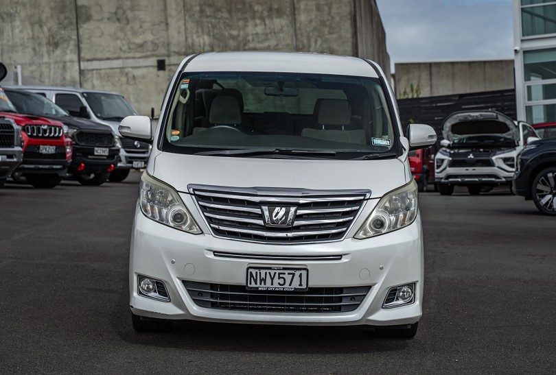 2012 Toyota Alphard 3