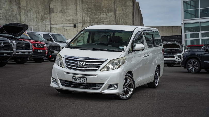2012 Toyota Alphard 1