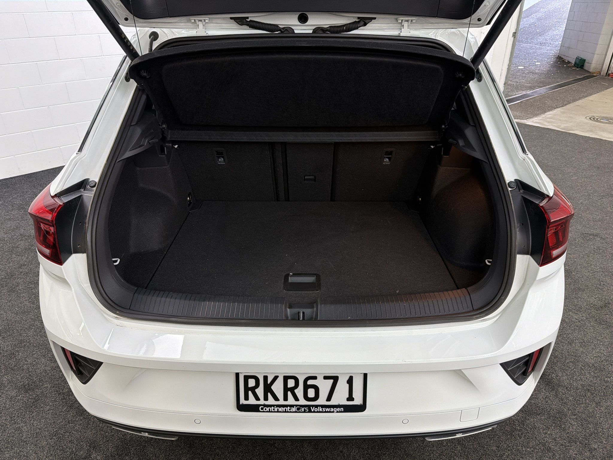 Volkswagen T-Roc 2WD R-LINE