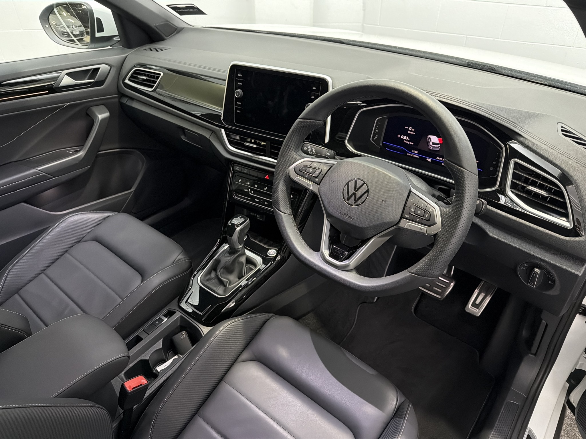 Volkswagen T-Roc 2WD R-LINE