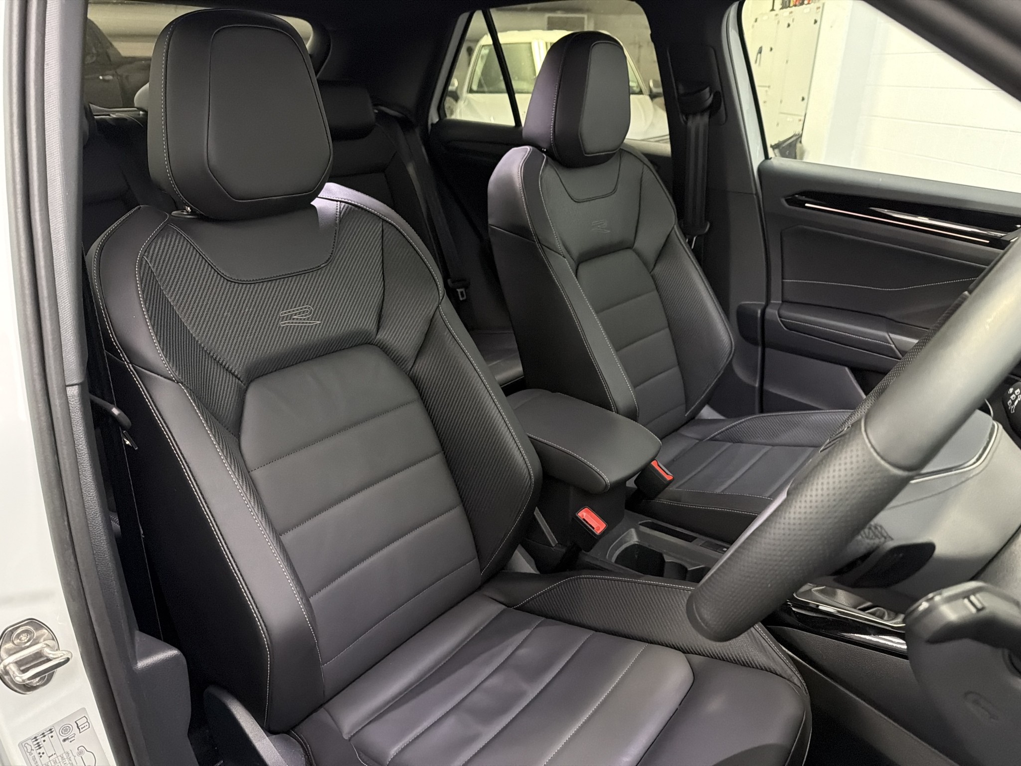 Volkswagen T-Roc 2WD R-LINE