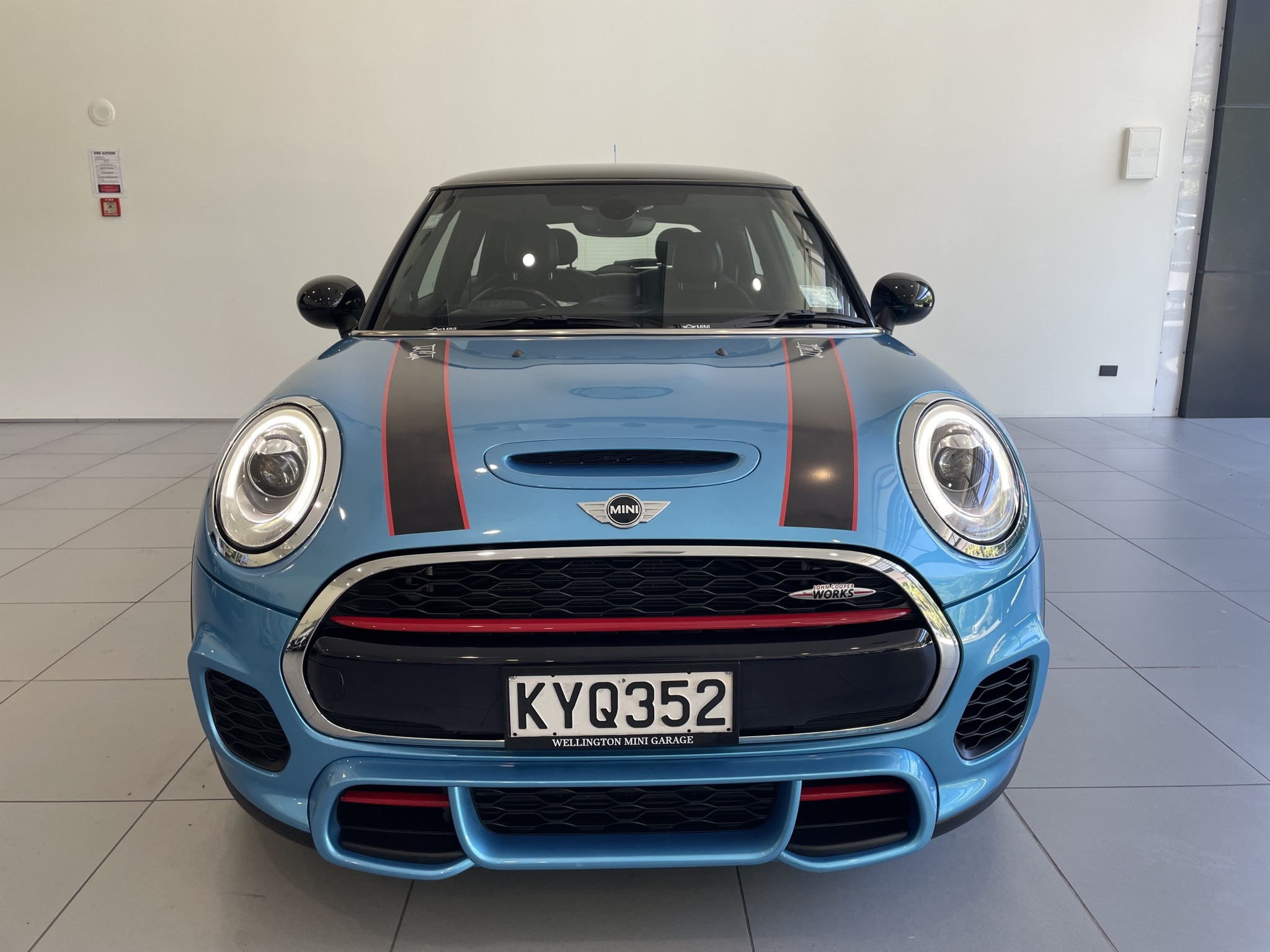 MINI Cooper John Cooper Works (JCW)