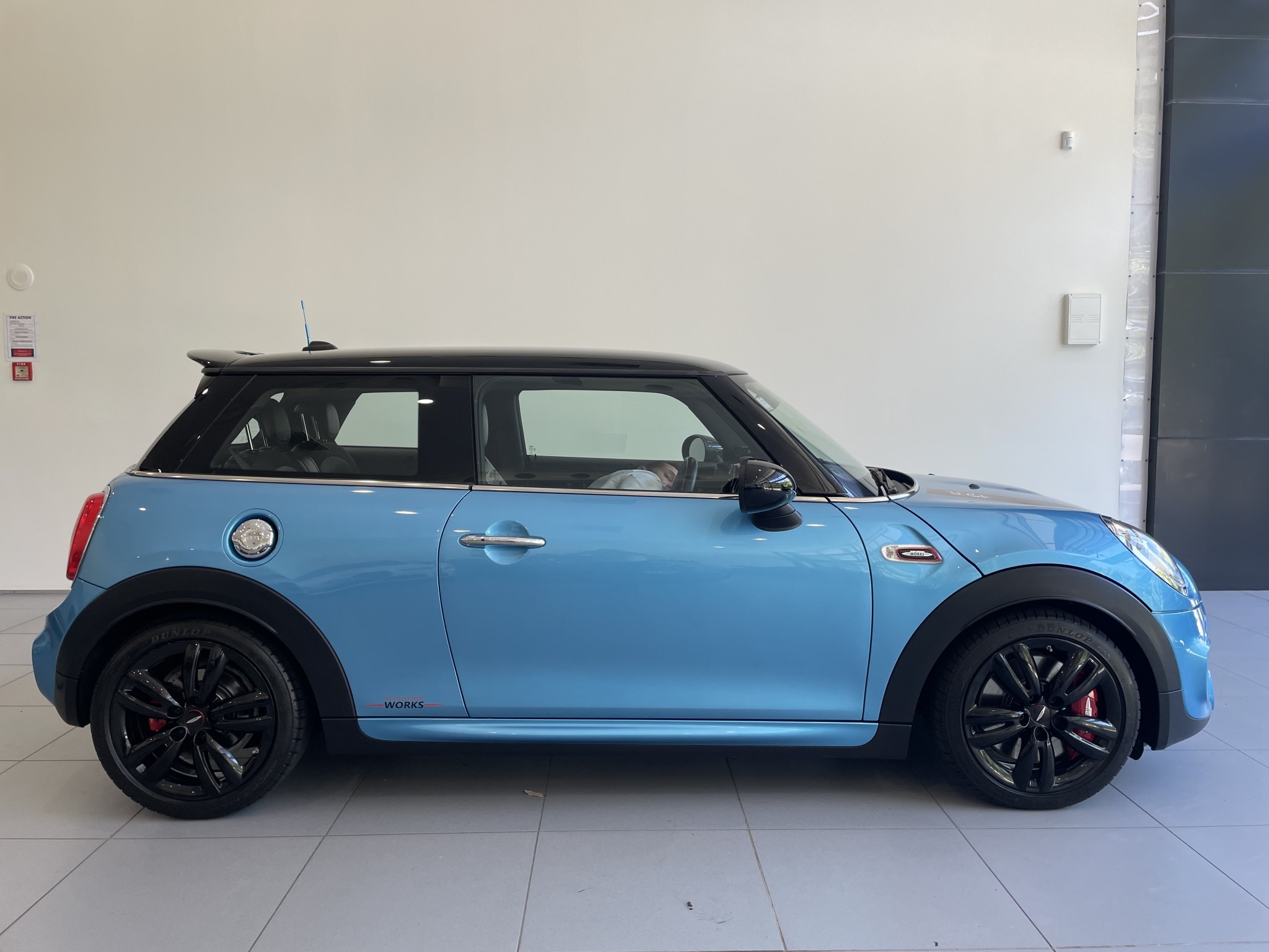MINI Cooper John Cooper Works (JCW)