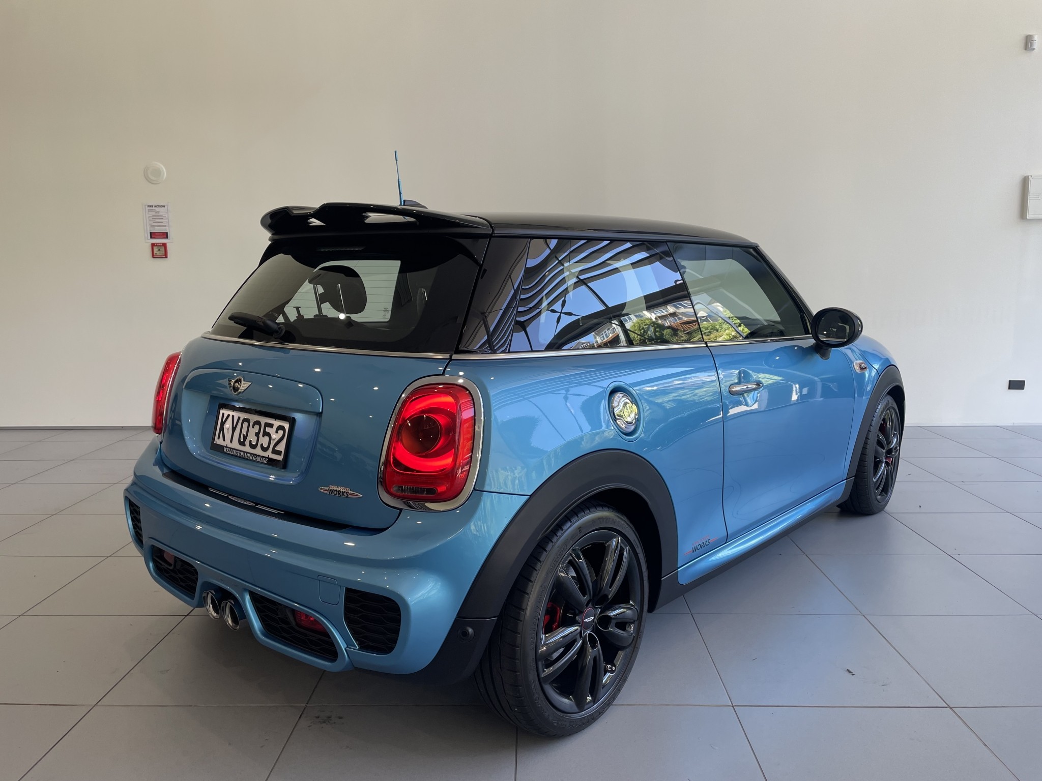 MINI Cooper John Cooper Works (JCW)