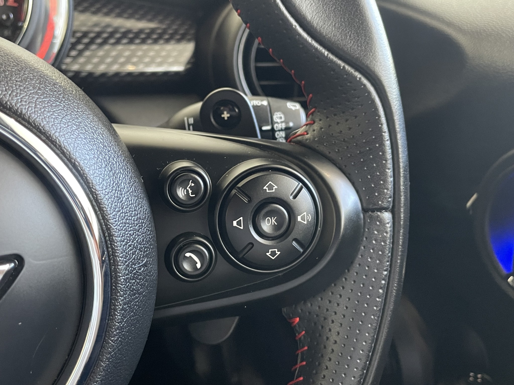 MINI Cooper John Cooper Works (JCW)