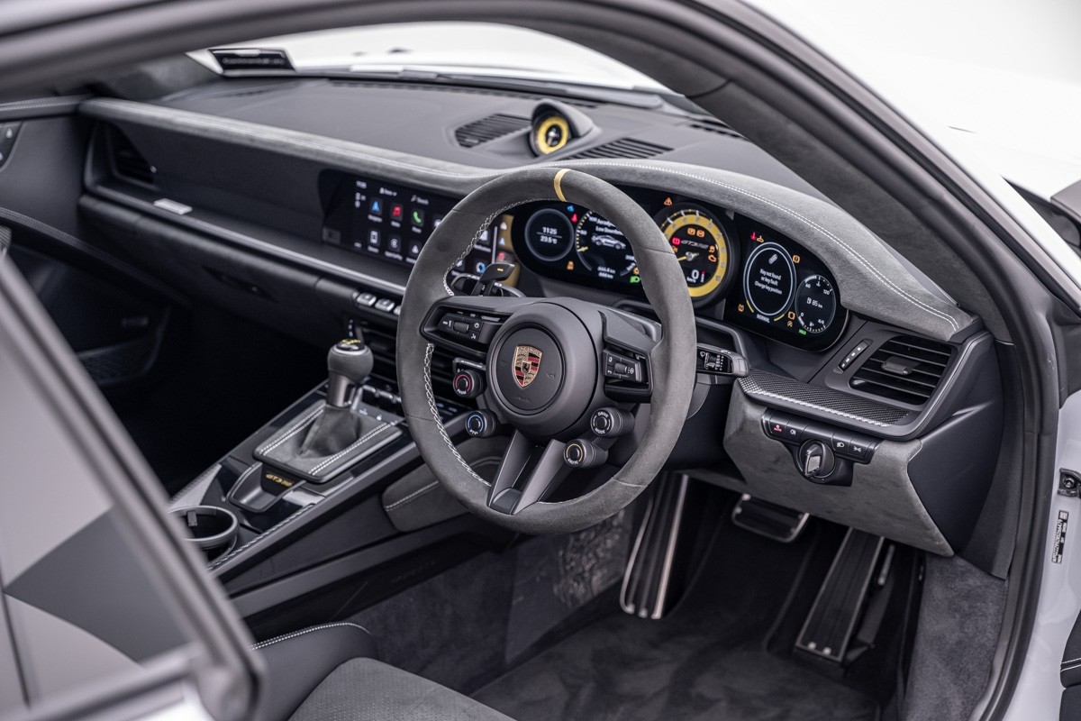 Porsche 911 GT3 RS (992) Weissach Package