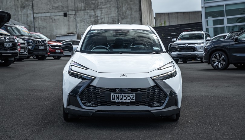 2024 Toyota C-HR 3