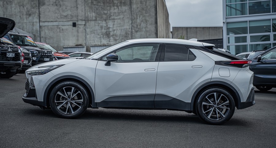 2024 Toyota C-HR 5