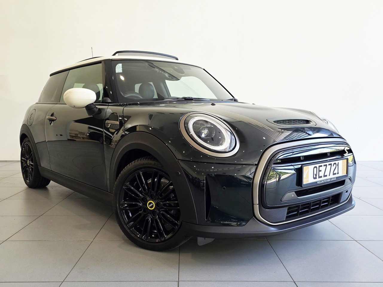 MINI Cooper SE Hatch The Resolute