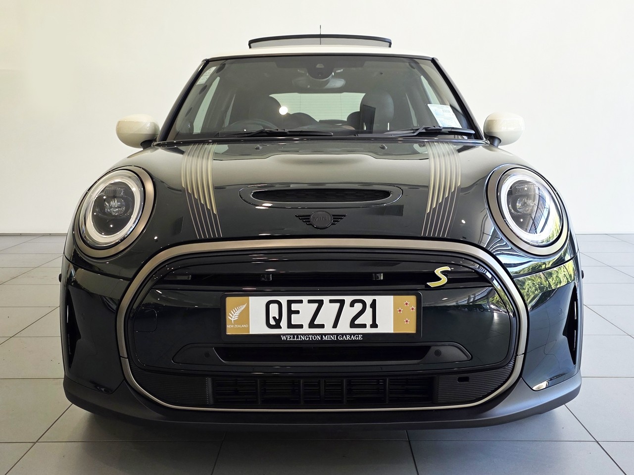 MINI Cooper SE Hatch The Resolute