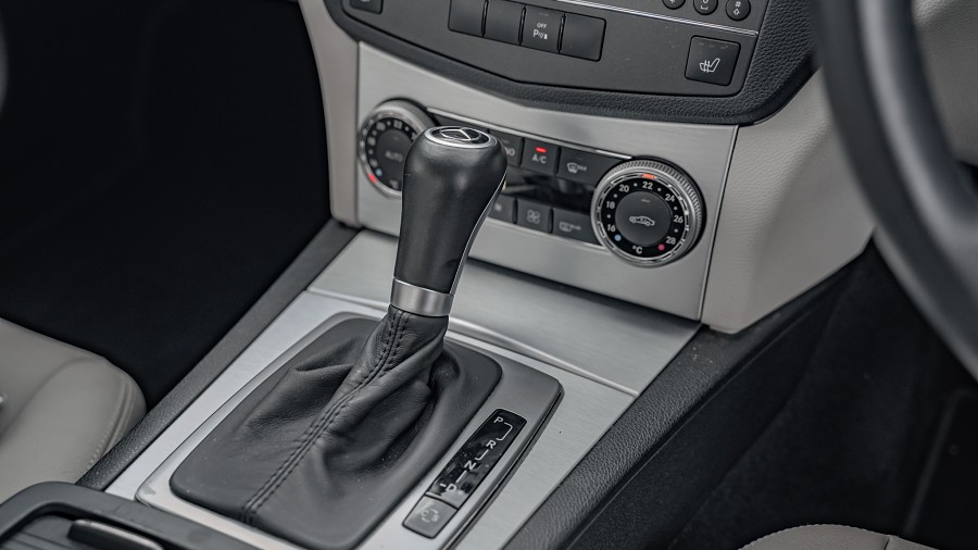 2010 Mercedes-Benz C 250 16