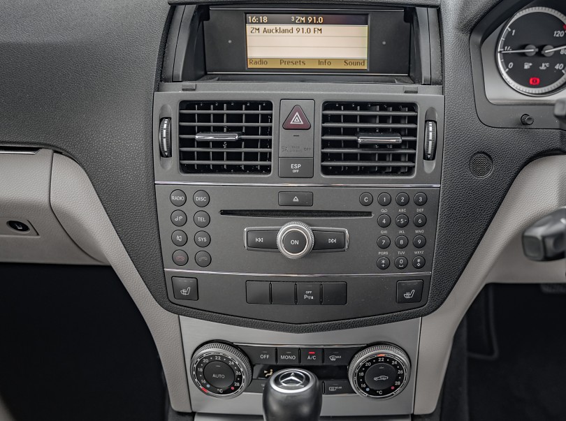 2010 Mercedes-Benz C 250 15